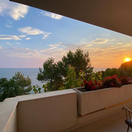 Villa D Hotel-Restaurant-Private Beach ดูร์เรส ภายนอก รูปภาพ