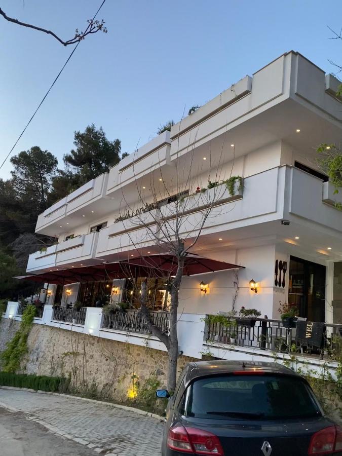 Villa D Hotel-Restaurant-Private Beach ดูร์เรส ภายนอก รูปภาพ